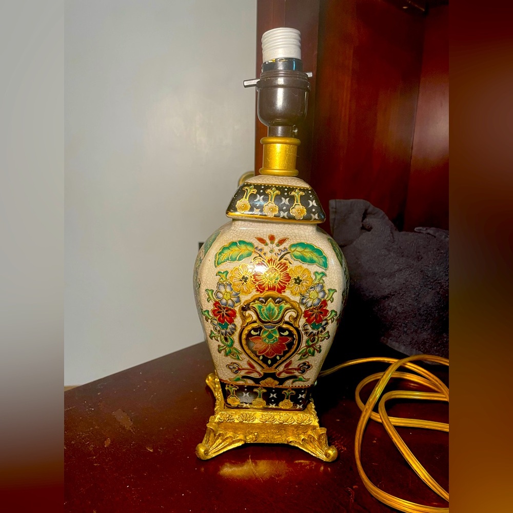 Vintage Ornate Floral Table Lamp with Gold Accents